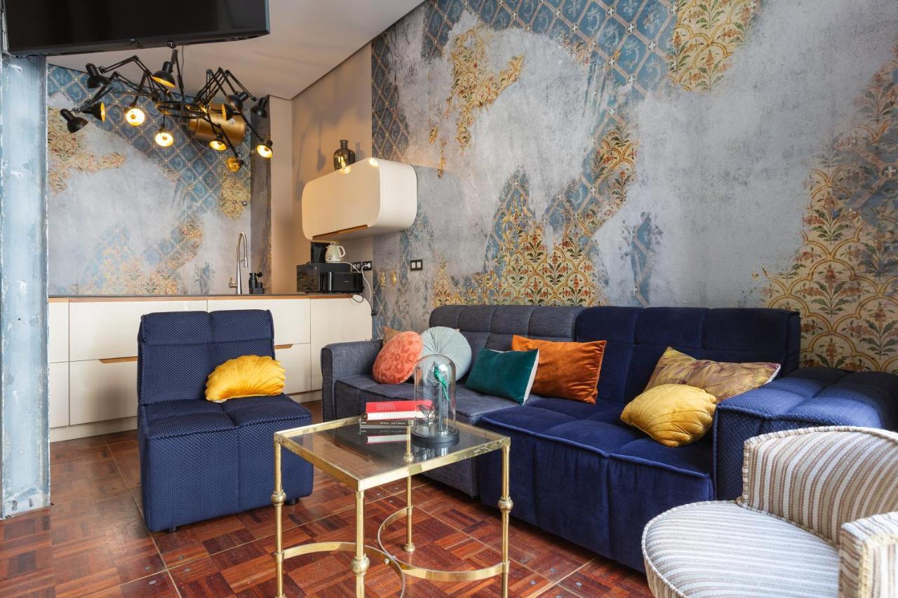 Apartamento Balcones De Larios: Beautiful Balconies Next To Plaza De La Constitucion Málaga
