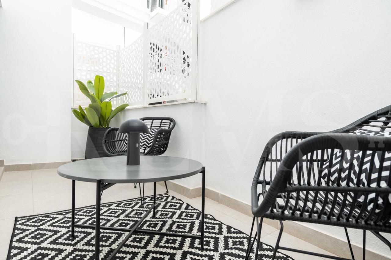 Modern With Patio & Parking By Rems Malaga
