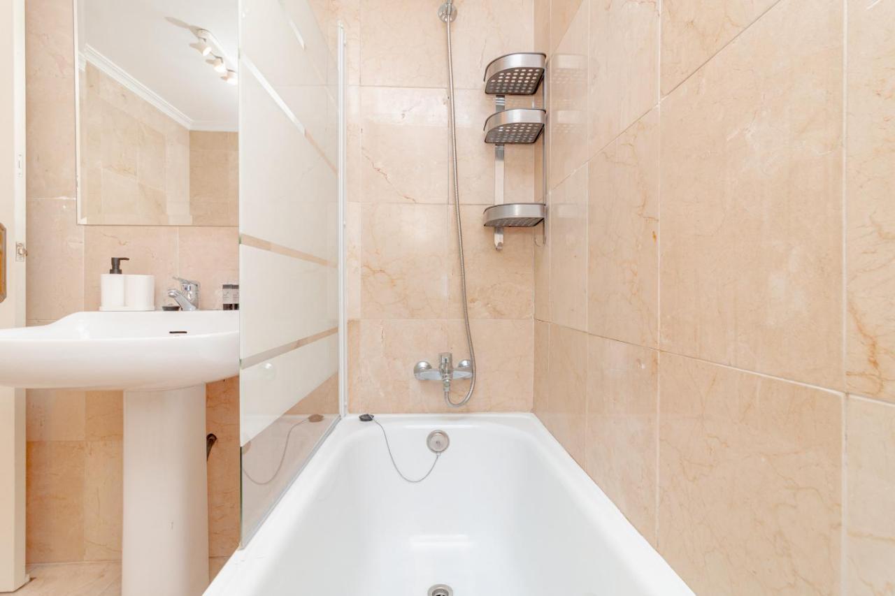 C9 Roomy Luminous 5 Bedroom In Town * Malaga