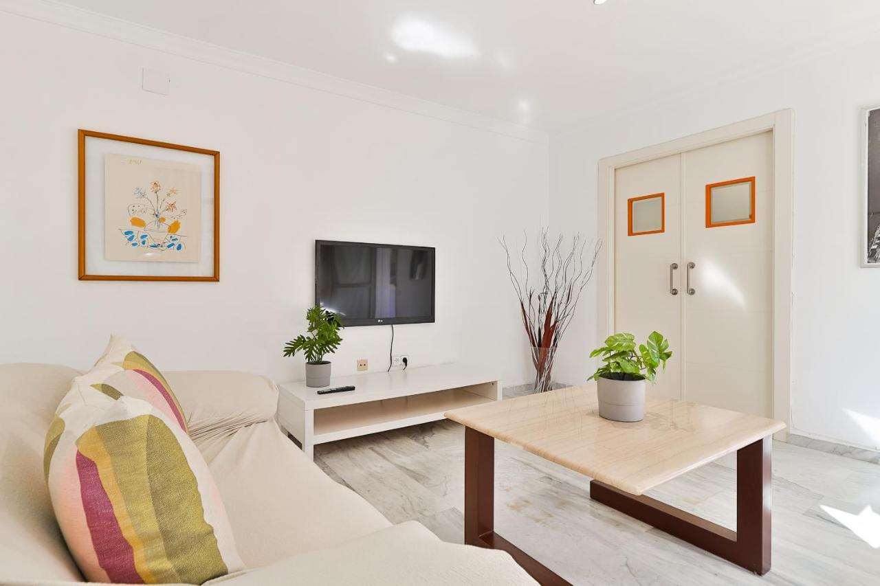 C9 Roomy Luminous 5 Bedroom In Town Malaga