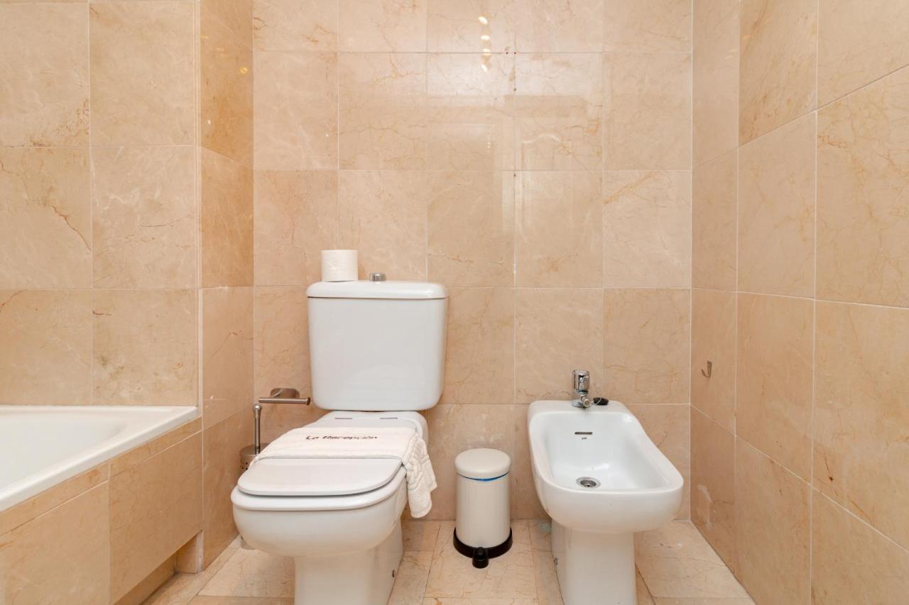 C9 Roomy Luminous 5 Bedroom In Town Apartment *
