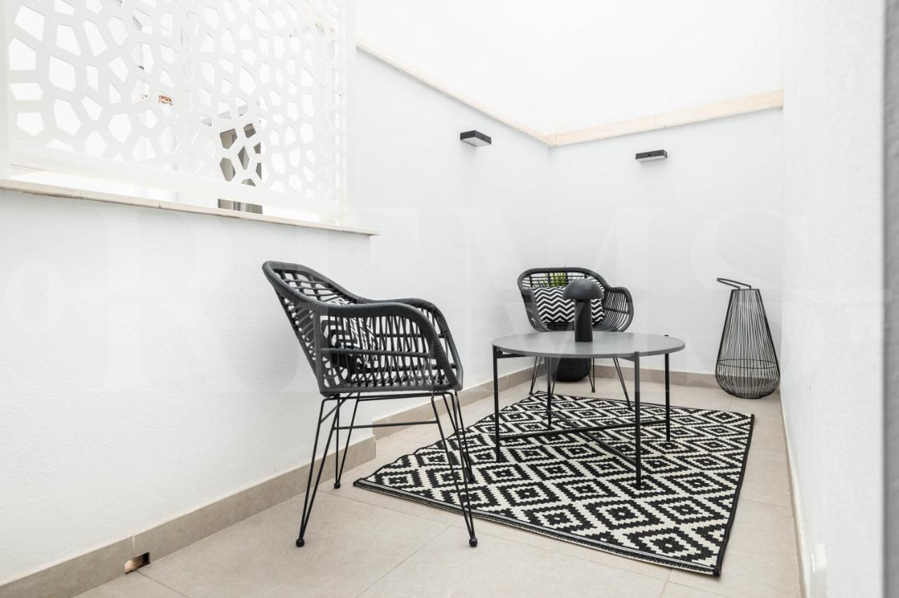 Modern With Patio & Parking By Rems Malaga