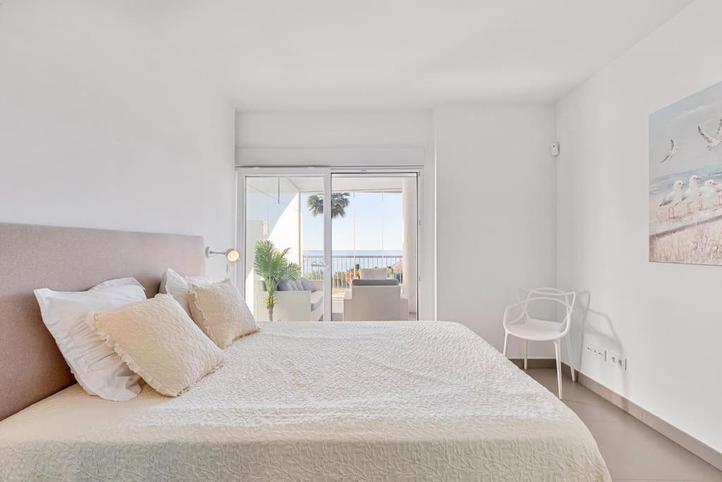 Ocean & Pool View 3-bedroom Apt. Apartment Malaga