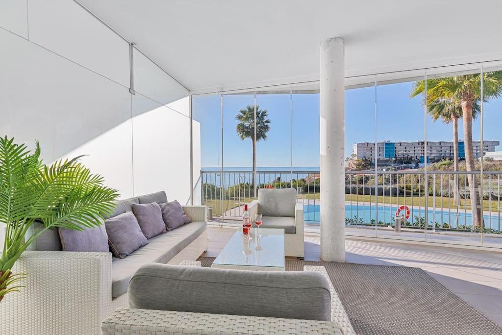 Apartment Ocean & Pool View 3-bedroom Apt. Malaga