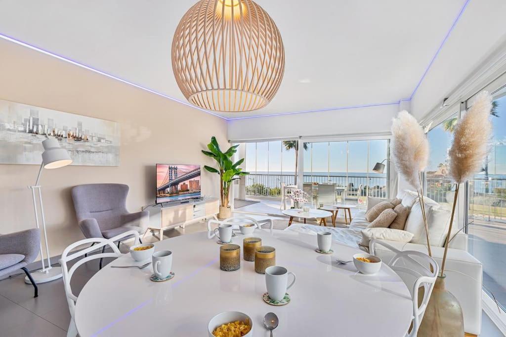 Ocean & Pool View 3-bedroom Apt. Malaga