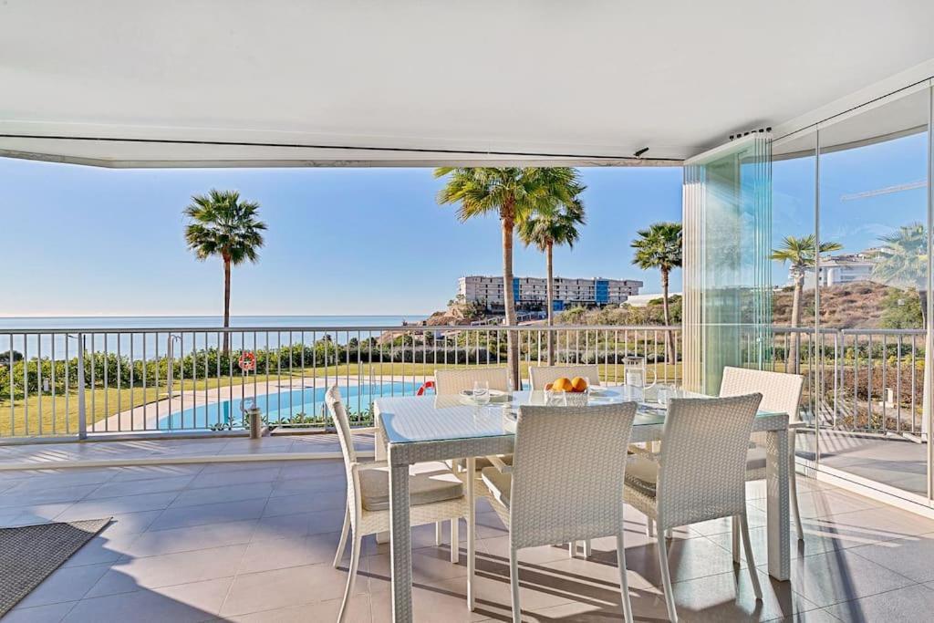 Ocean & Pool View 3-bedroom Apt. Apartment Malaga