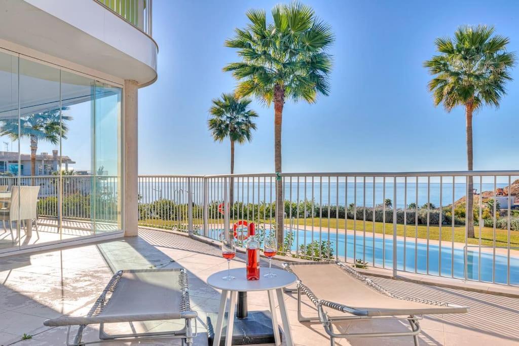 Ocean & Pool View 3-bedroom Apt. * Malaga