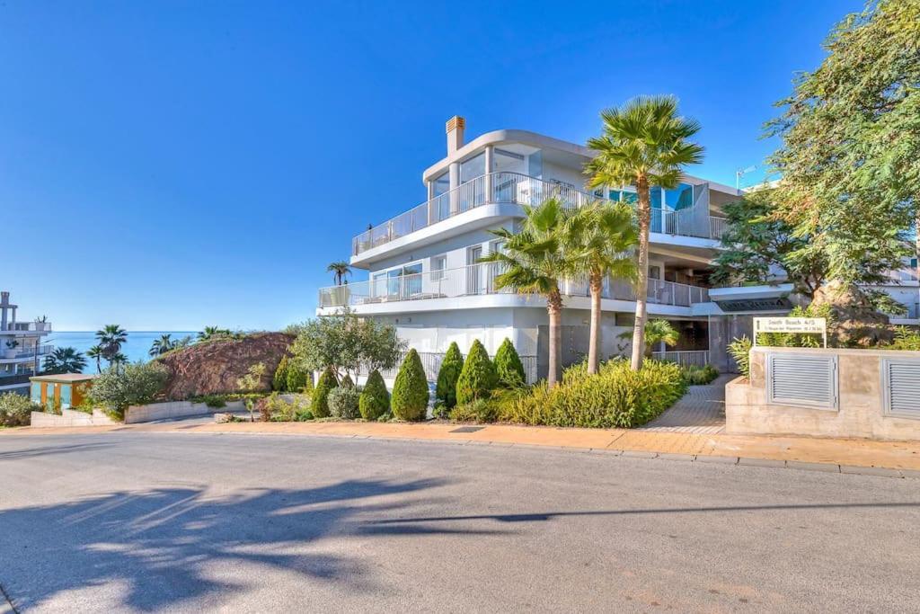 Ocean & Pool View 3-bedroom Apt. * Malaga