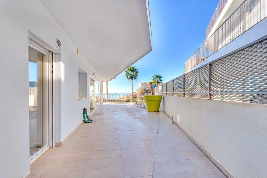 Apartment Ocean & Pool View 3-bedroom Apt. *