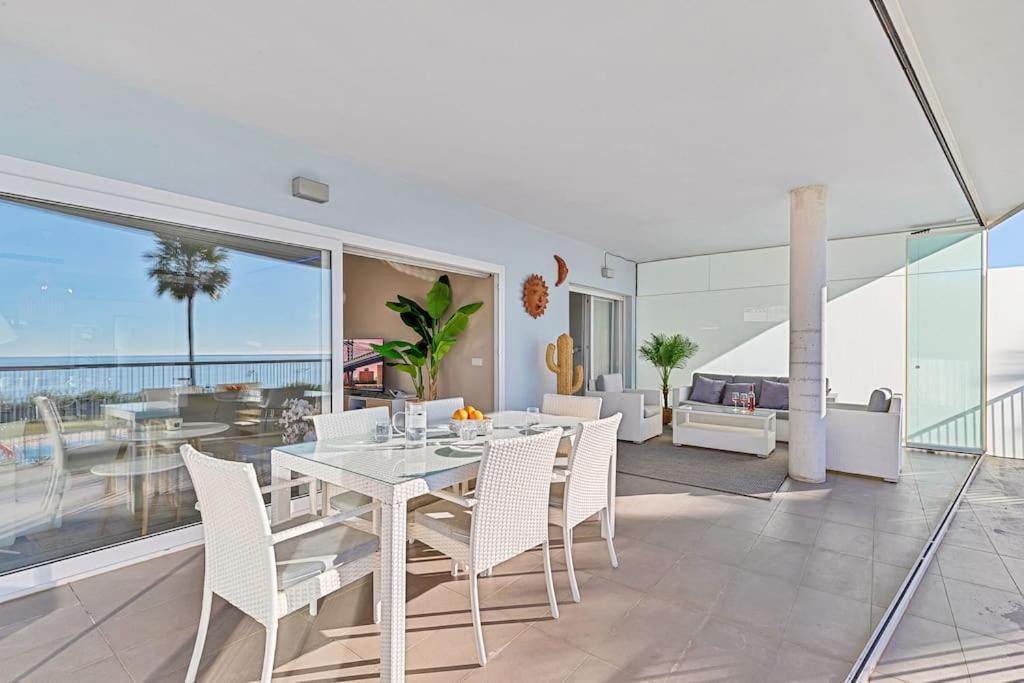 Apartment Ocean & Pool View 3-bedroom Apt. *