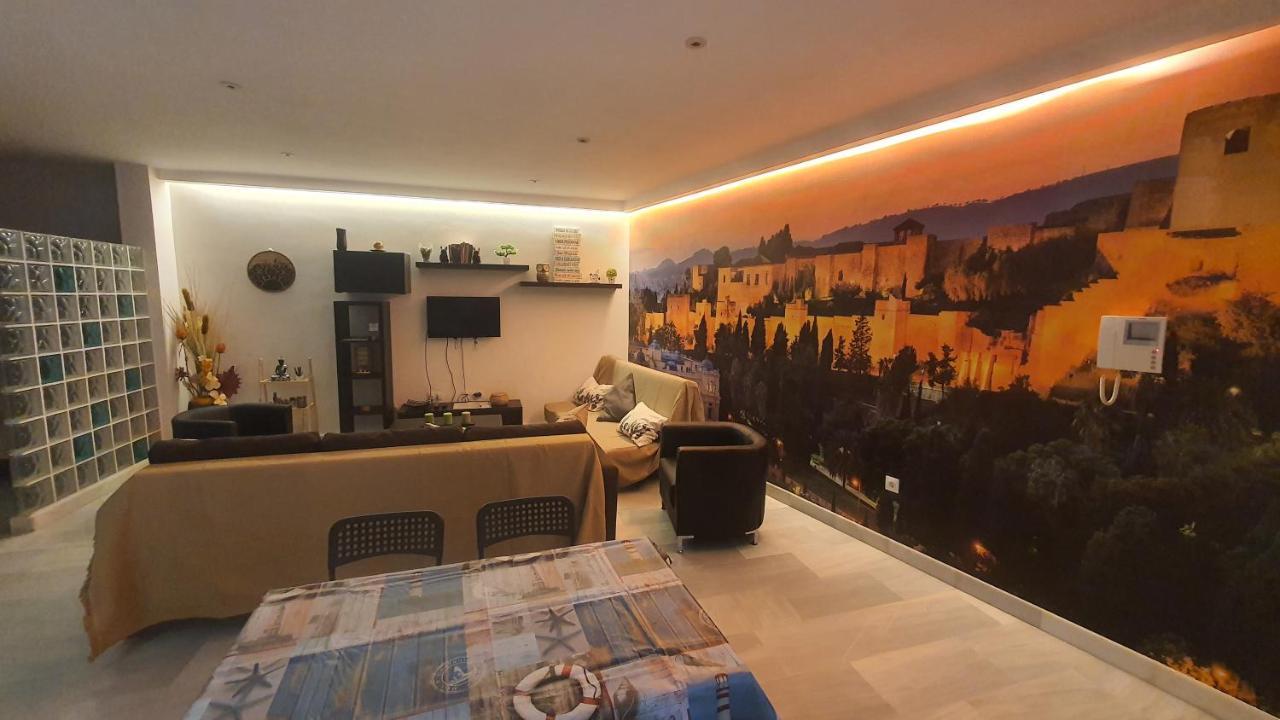 Lyrioshomes Tréboles Apartamento Málaga