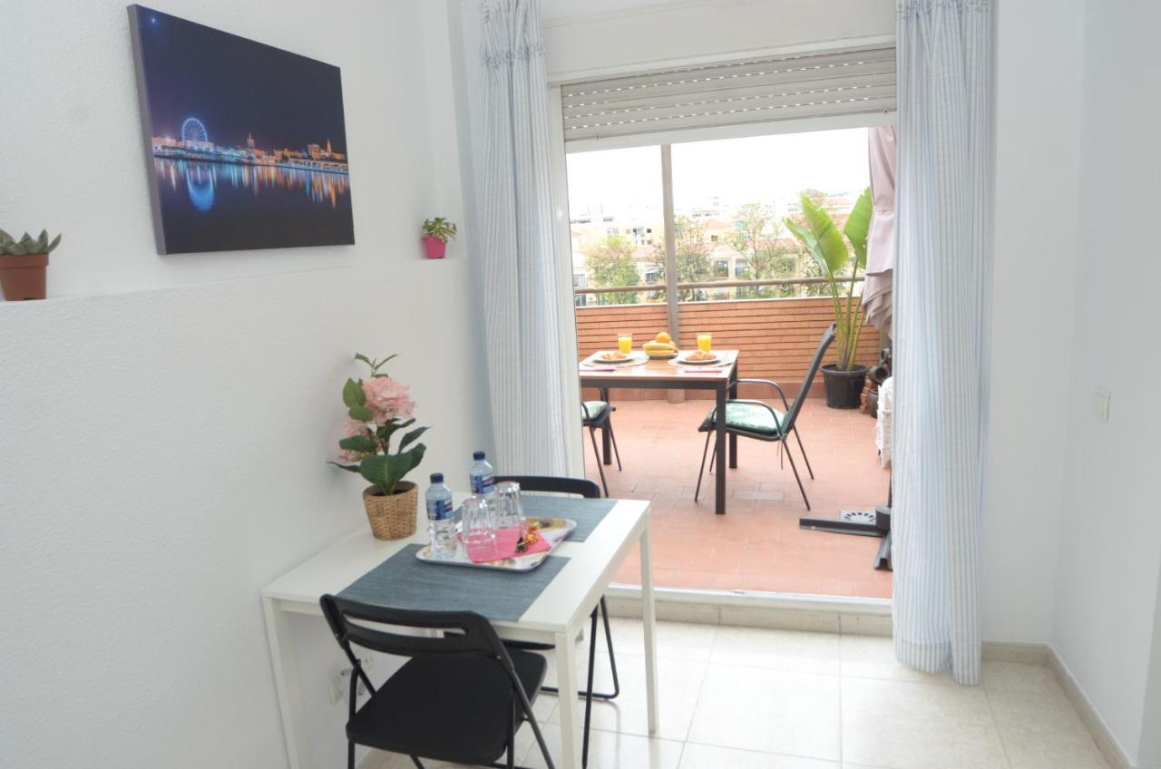 Habitación en casa particular Grande Con Terraza Privada, Centro *