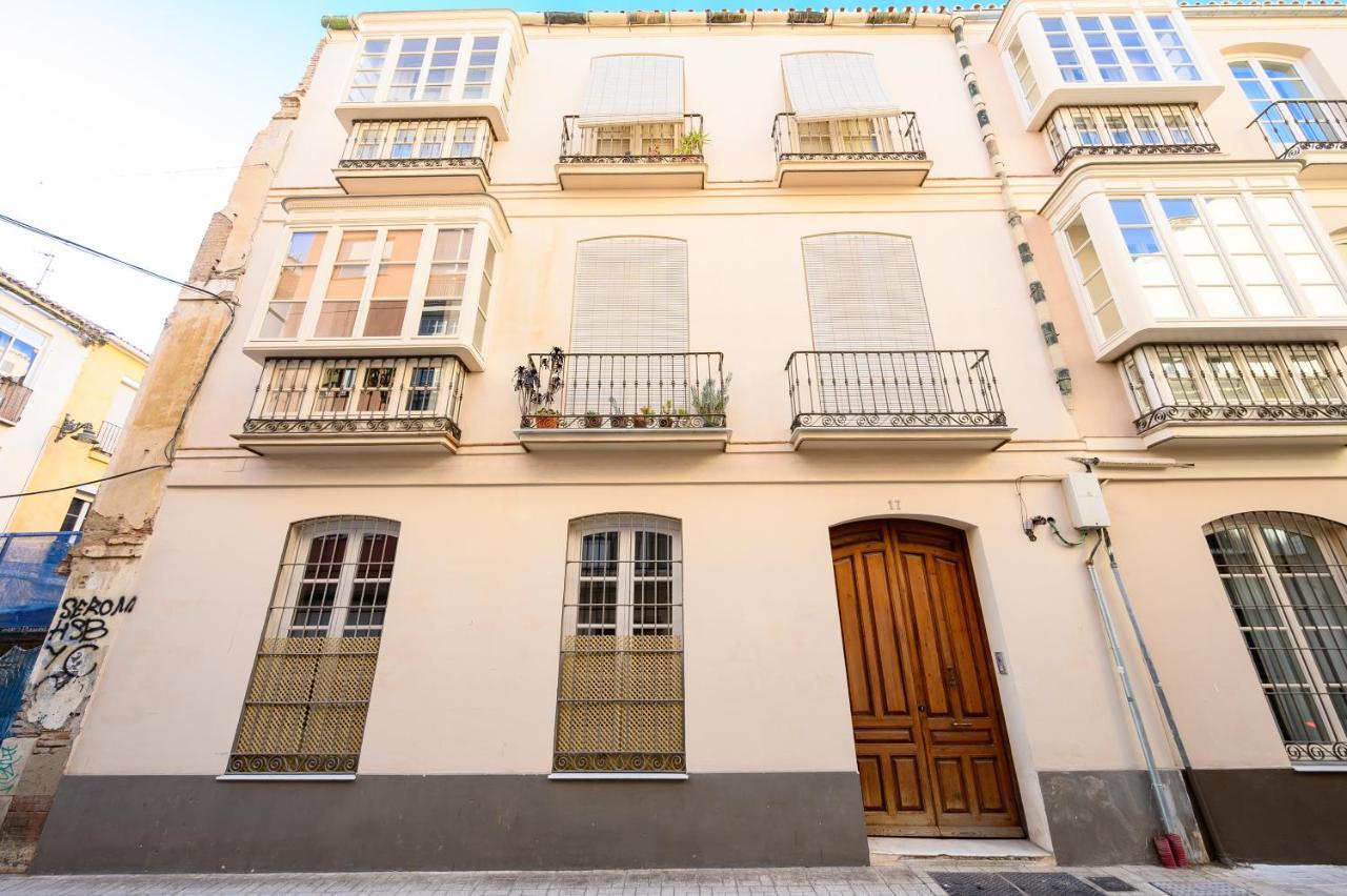 Modern 3 Bedroom, Center With Patio & High Ceilings By 10tosea Apartamento *