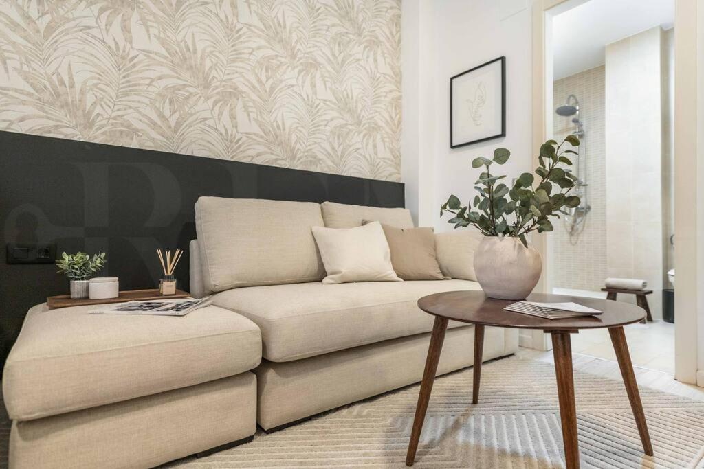 Chic Intimate In The Heart Of By Rems Málaga
