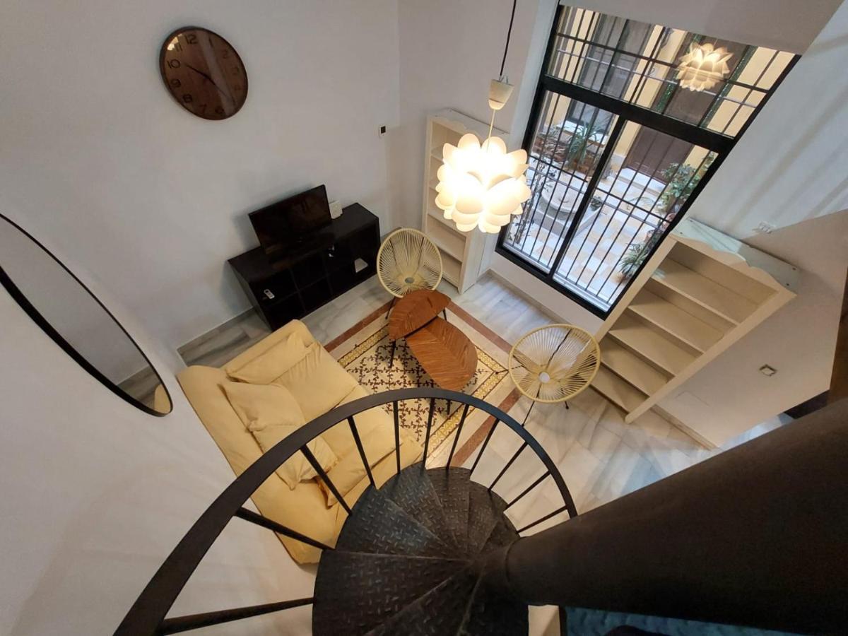 Dona Elvira Alvarez Apartamento *