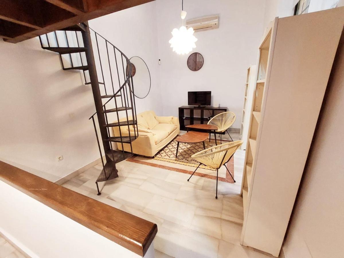 Dona Elvira Alvarez Apartamento *