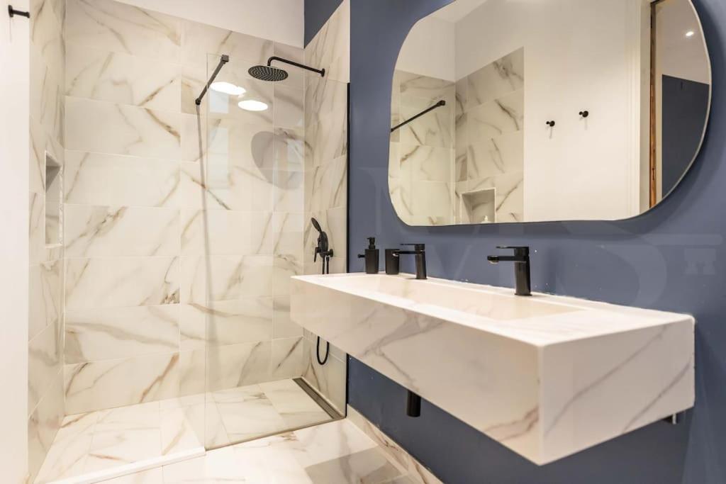 Modern & Spacious - Historic Center By Rems Apartment