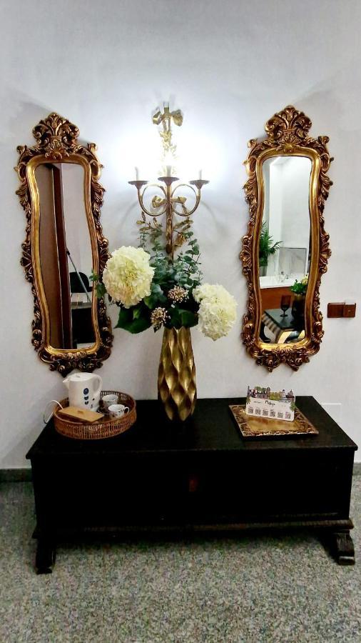 Hotel Plaza Del Castillo 4*