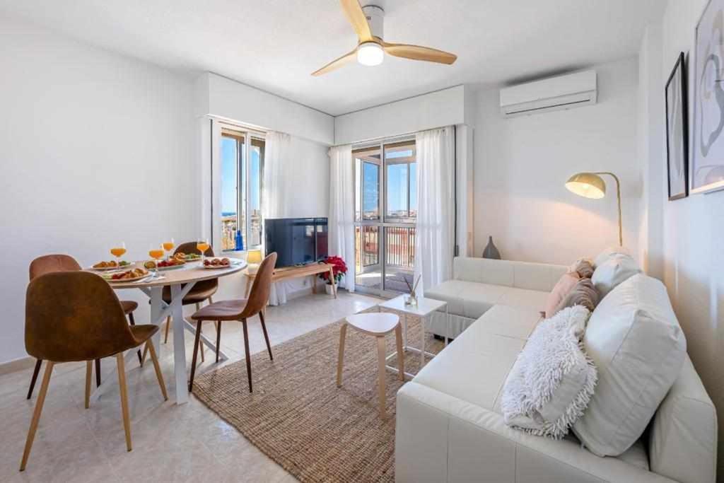 Benalmadena With Wonderful Views Apartamento