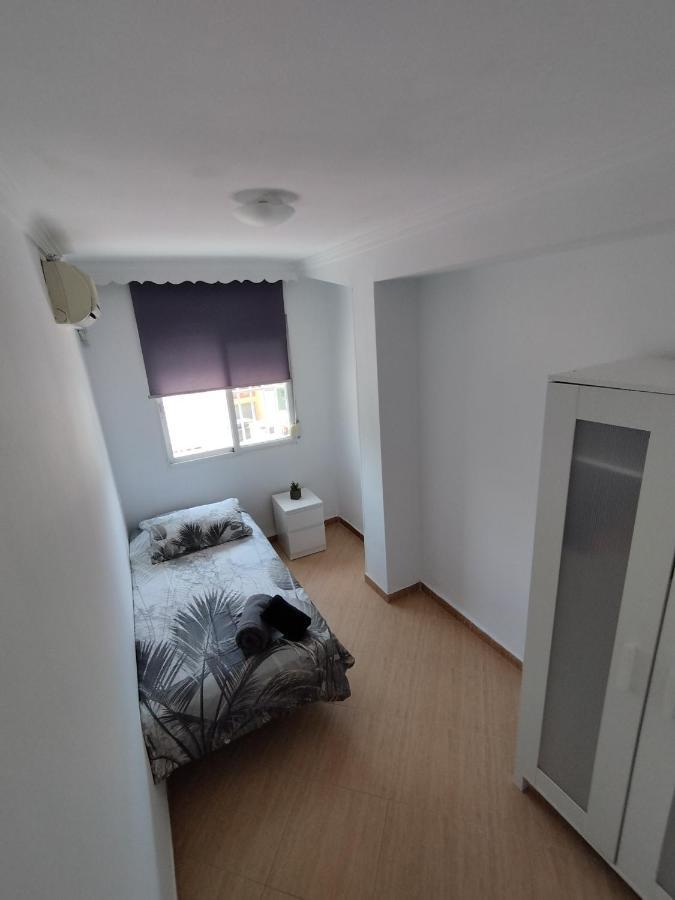 Apartment Piso Amplio Y Comodo. Malaga