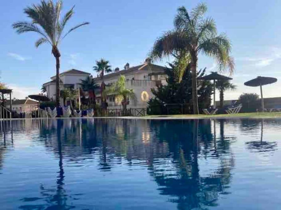 Encantador Vista Golf, Grande Terraza Apartamento