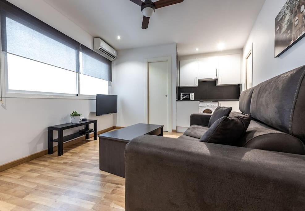 Apartamento Minimalistic In The Heart Of By Rems