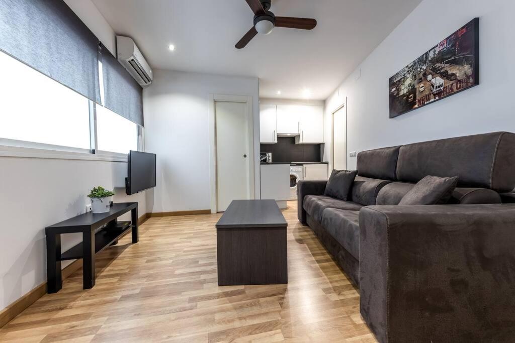 Apartamento Minimalistic In The Heart Of By Rems