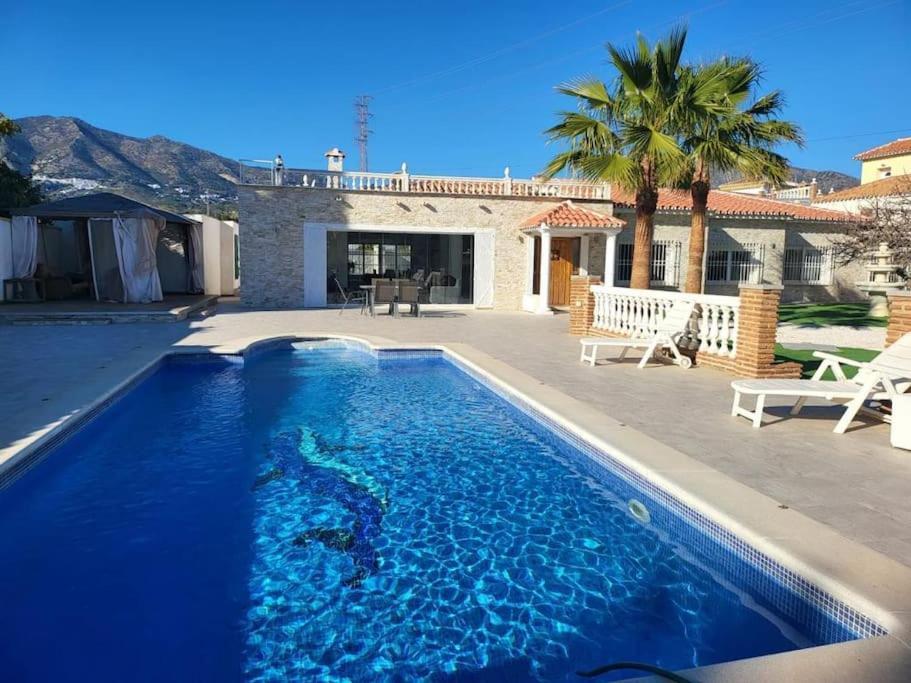 Sunny Mijas With Large Pool Free Parking Сasa de vacaciones