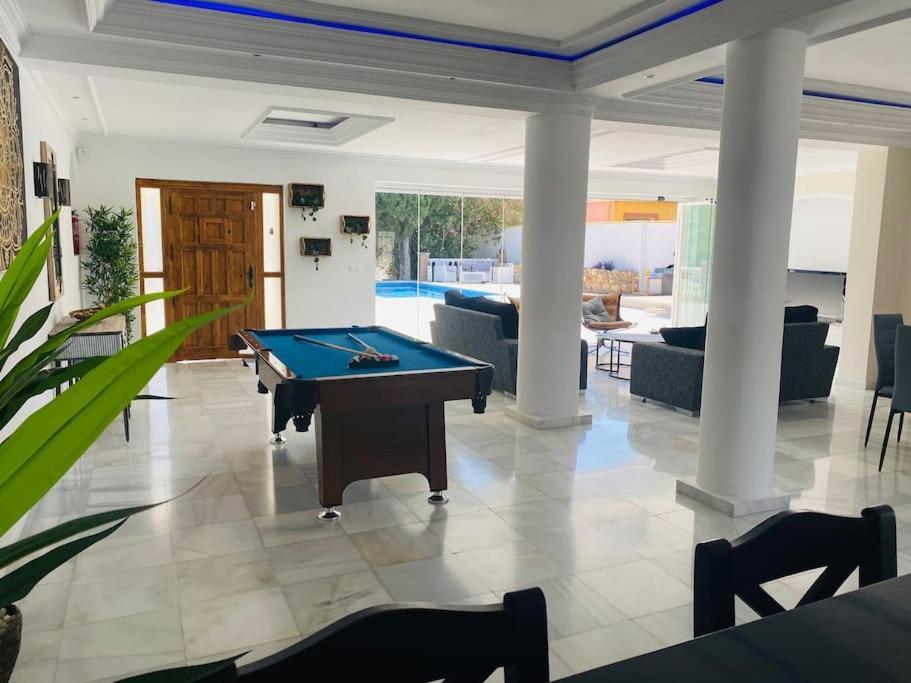 Sunny Mijas With Large Pool Free Parking Сasa de vacaciones