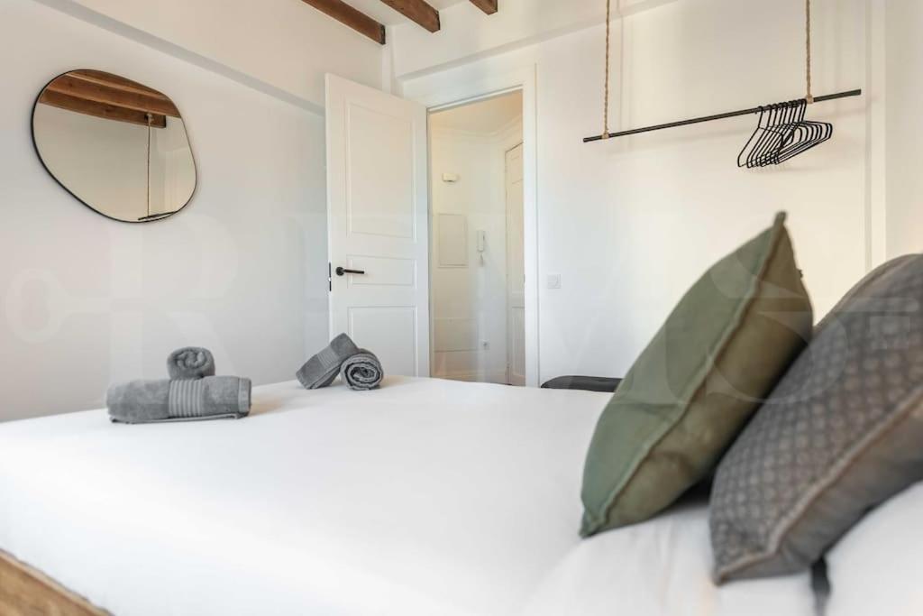 Modern Next To The Cervantes Theatre By Rems * Malaga