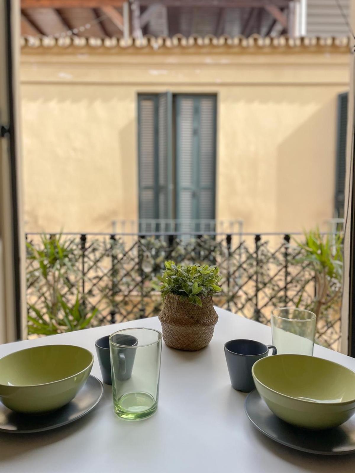 Plz De La Merced Solera By Life In Apartamento *