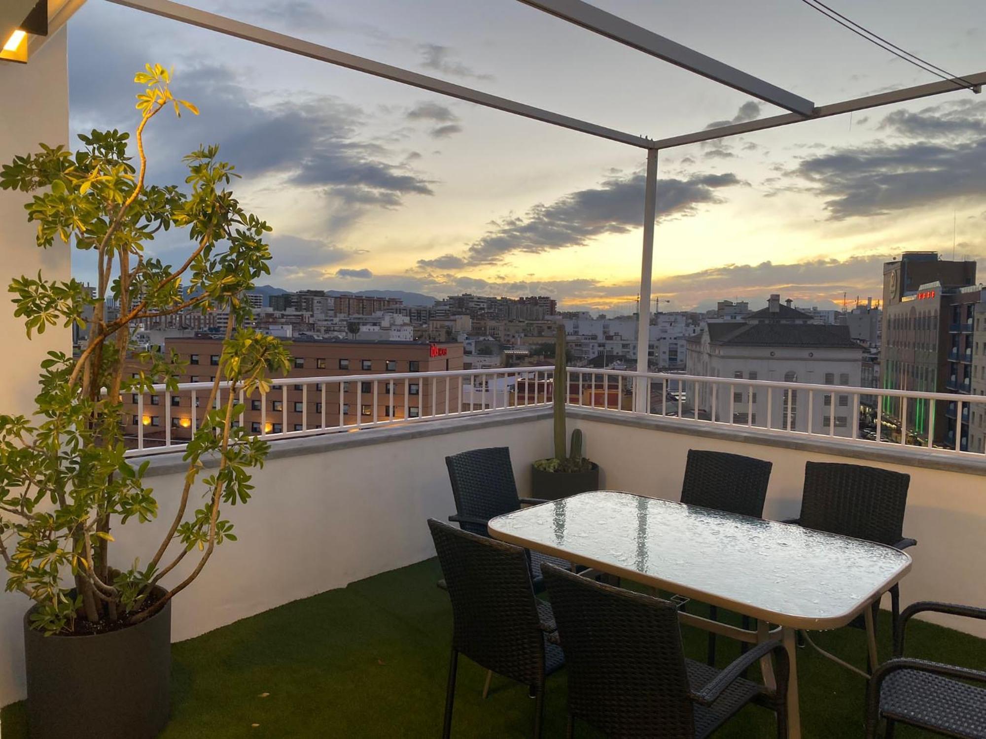 Penthouse Tribuna Center By Seric Malaga