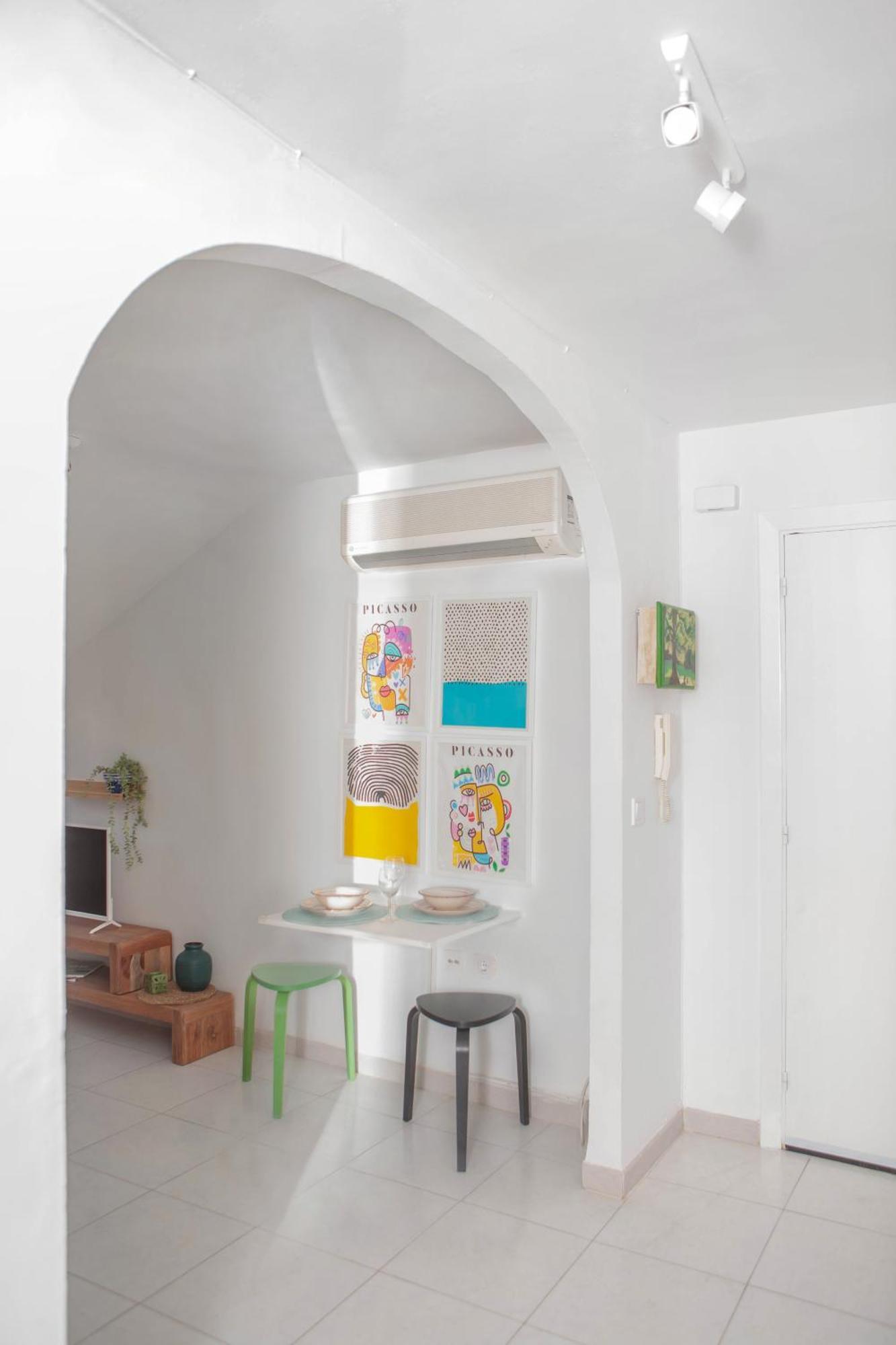 Picasso's Dream Cozy & Chic Attic Plaza Merced