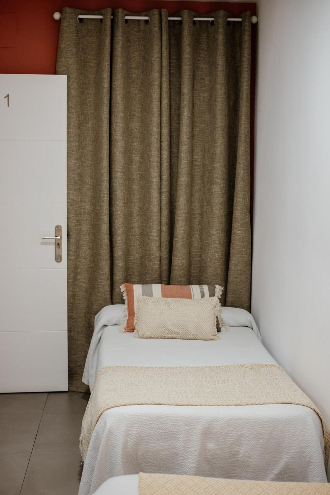 Apartamentos Turisticos Mastil 16 2*