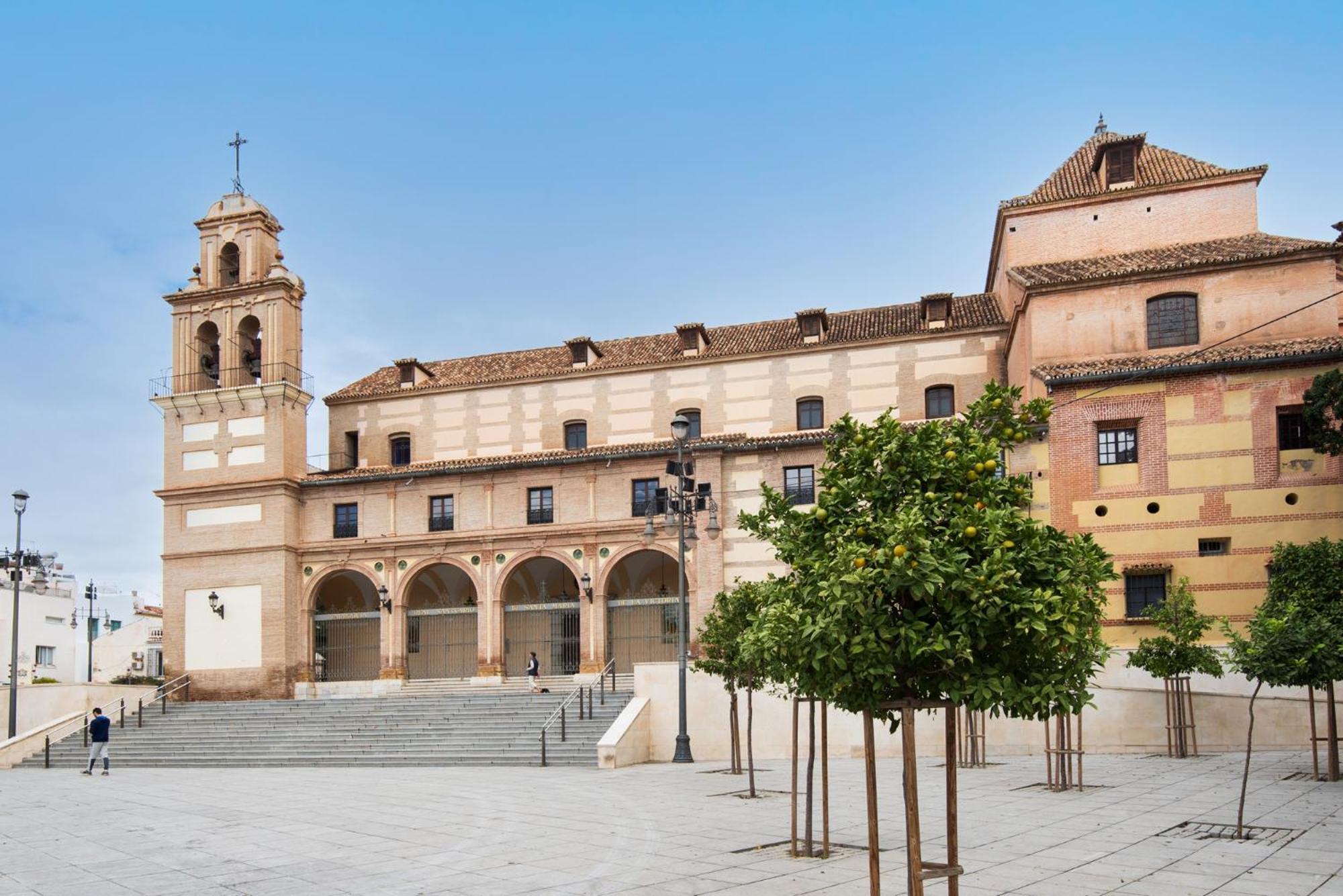 Victoria Square 2, Center * Málaga