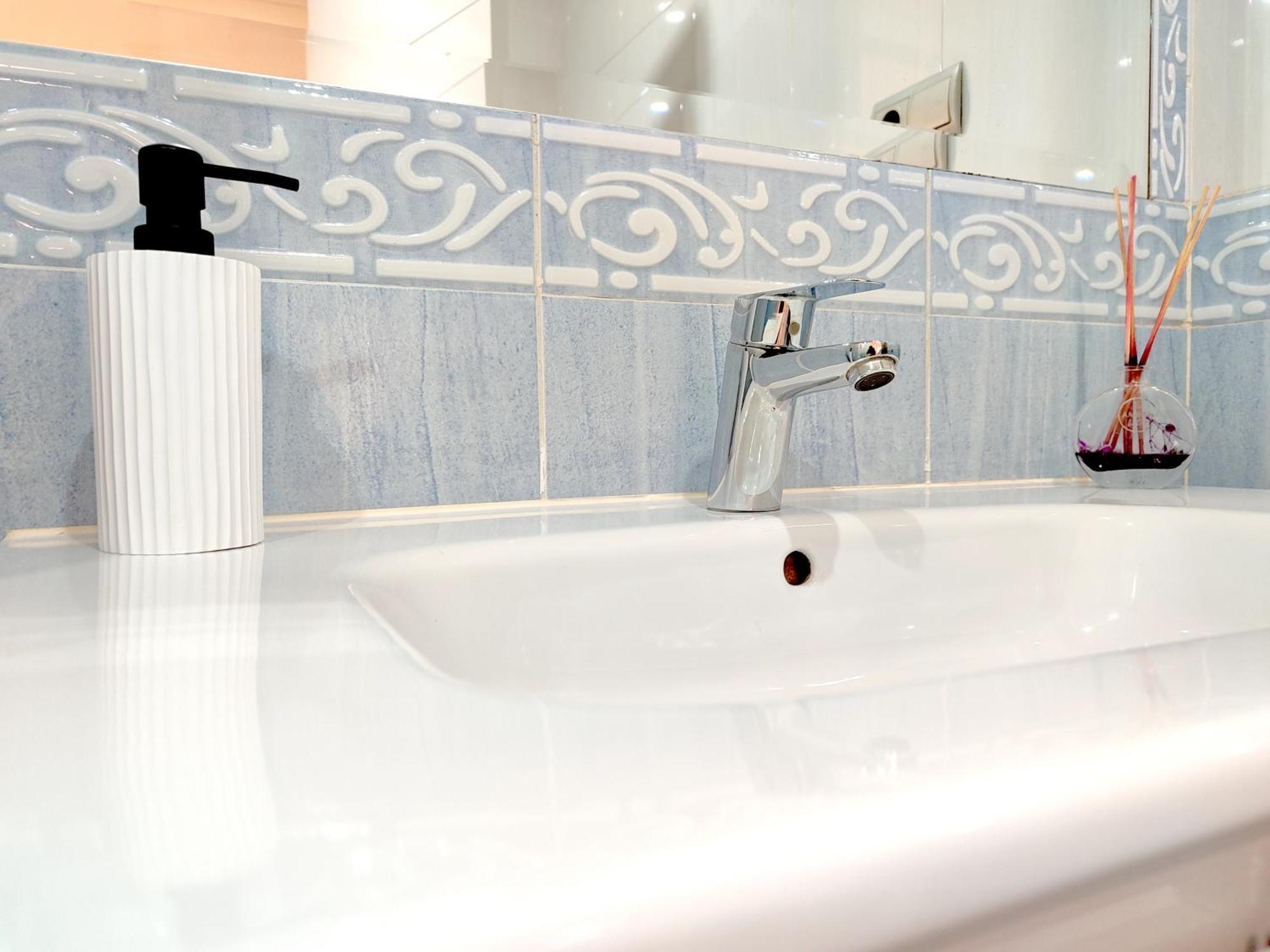 D4: Design & Relax In The *