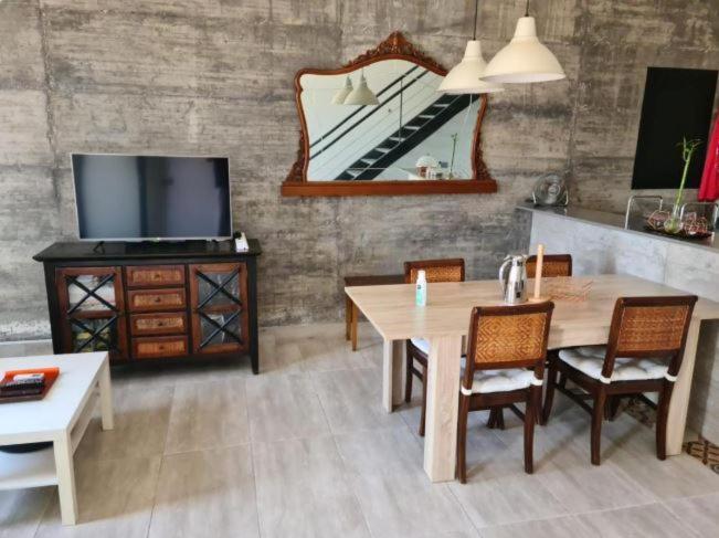 Сasa de vacaciones Rural Loft With Pool Views Peaceful Place Near The Center