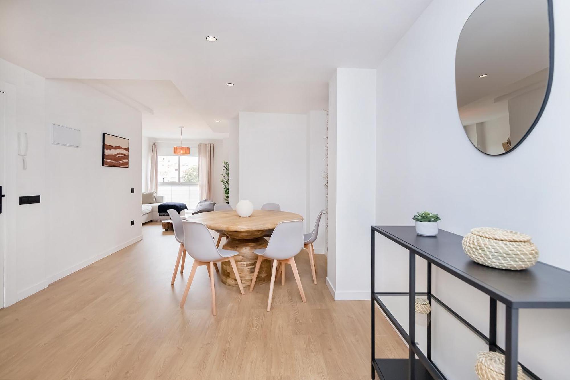 San Rafael & Parking Apartment