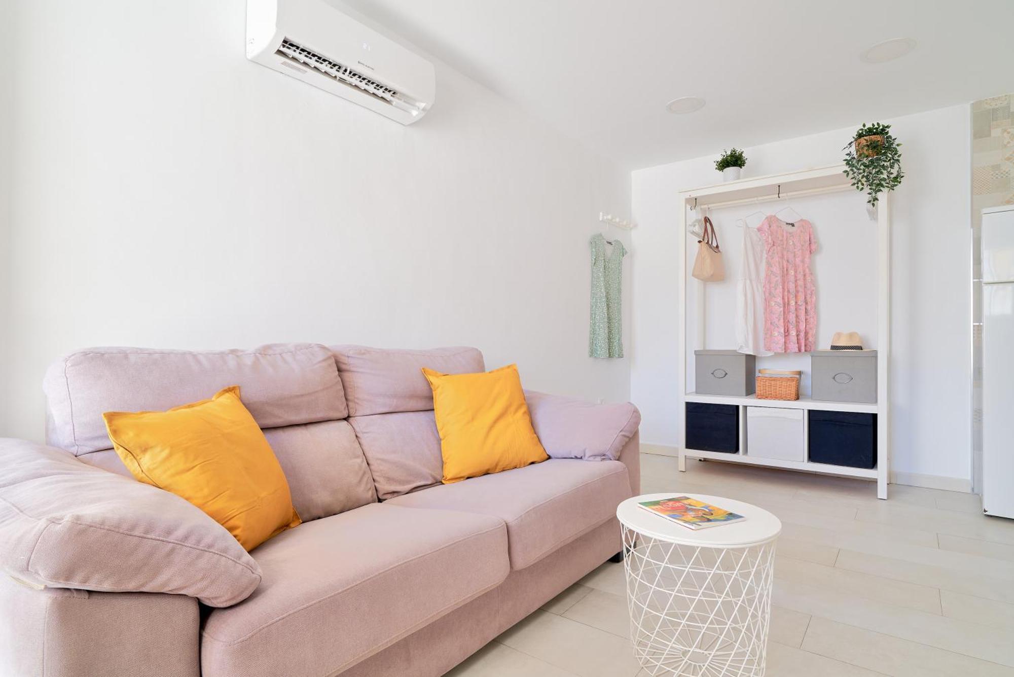 Apartment Romantico Estudio En La Playa De Pedregalejo By Alterhome Malaga