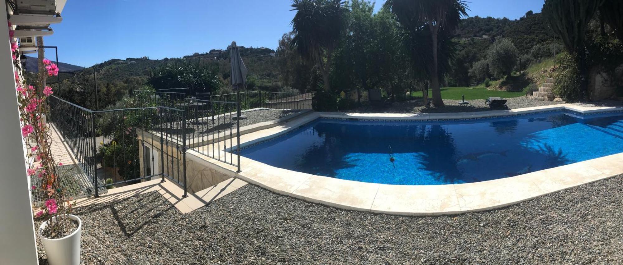 Penthouse Apartment, Cortijo Fruitful Hills Apartment Malaga