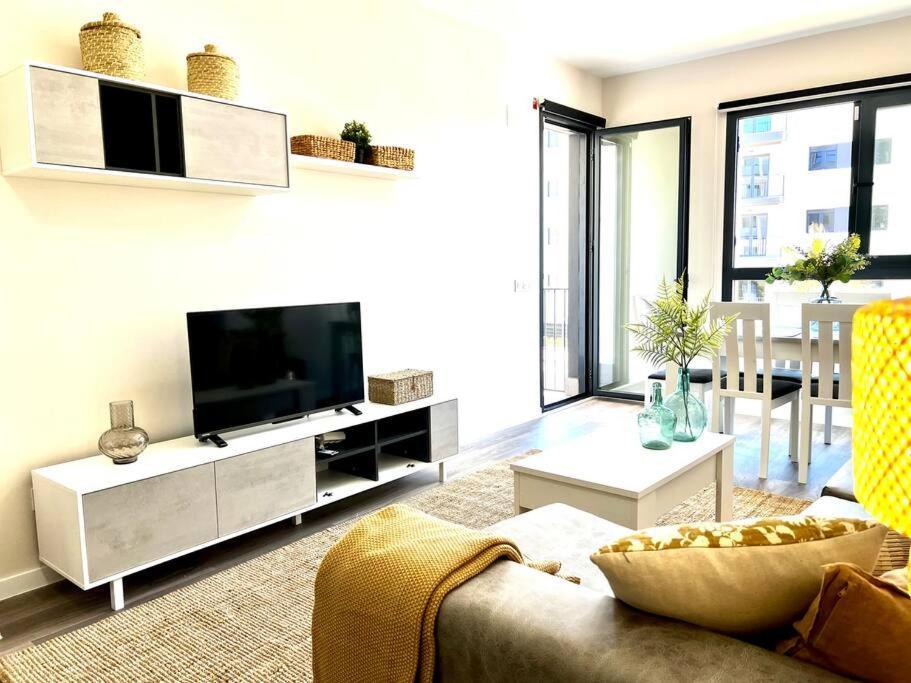 Apartamento Teatinos Premium Nuevo Con Piscina Málaga