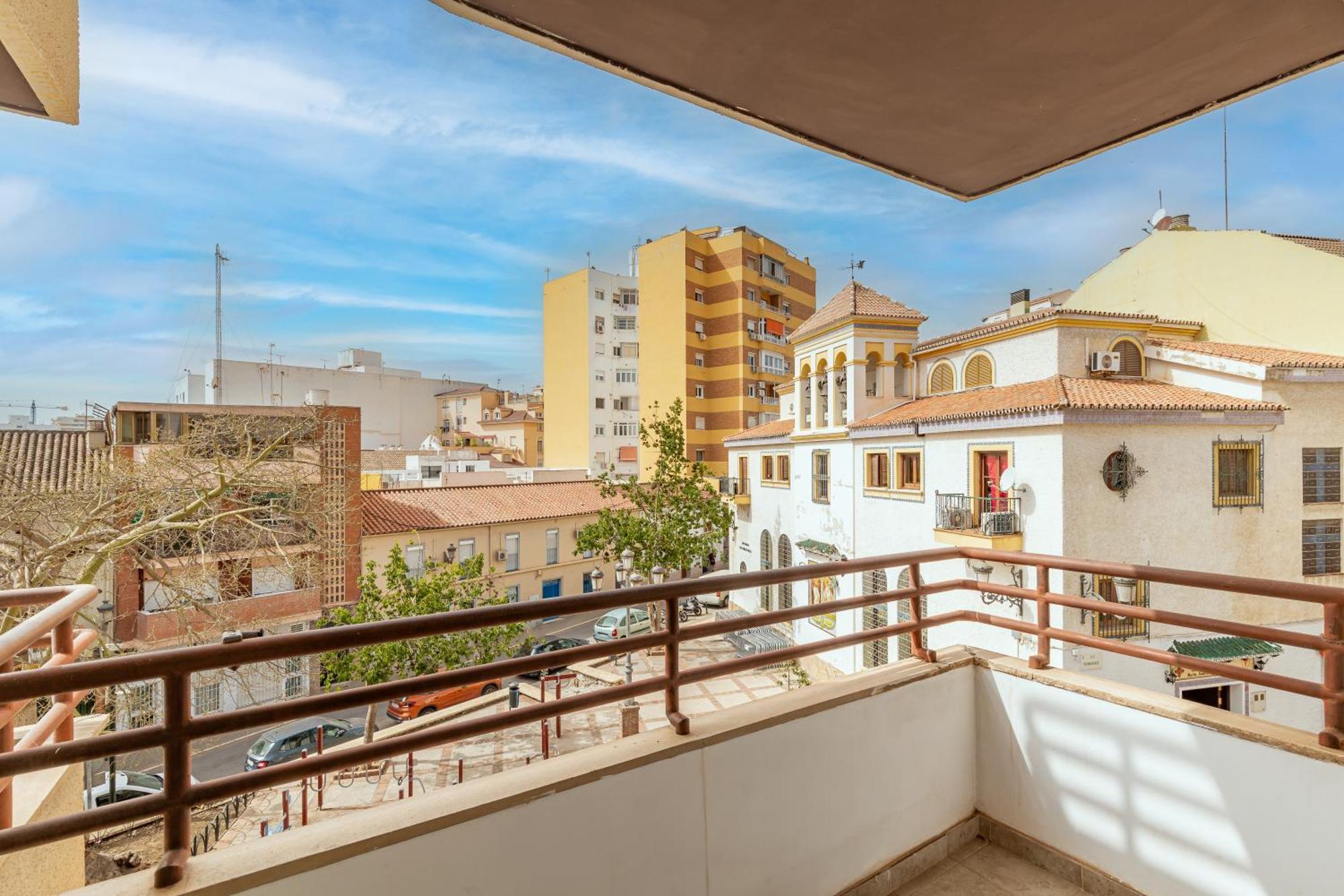 Piso Amplio Cerca Del Centro De Capital Málaga