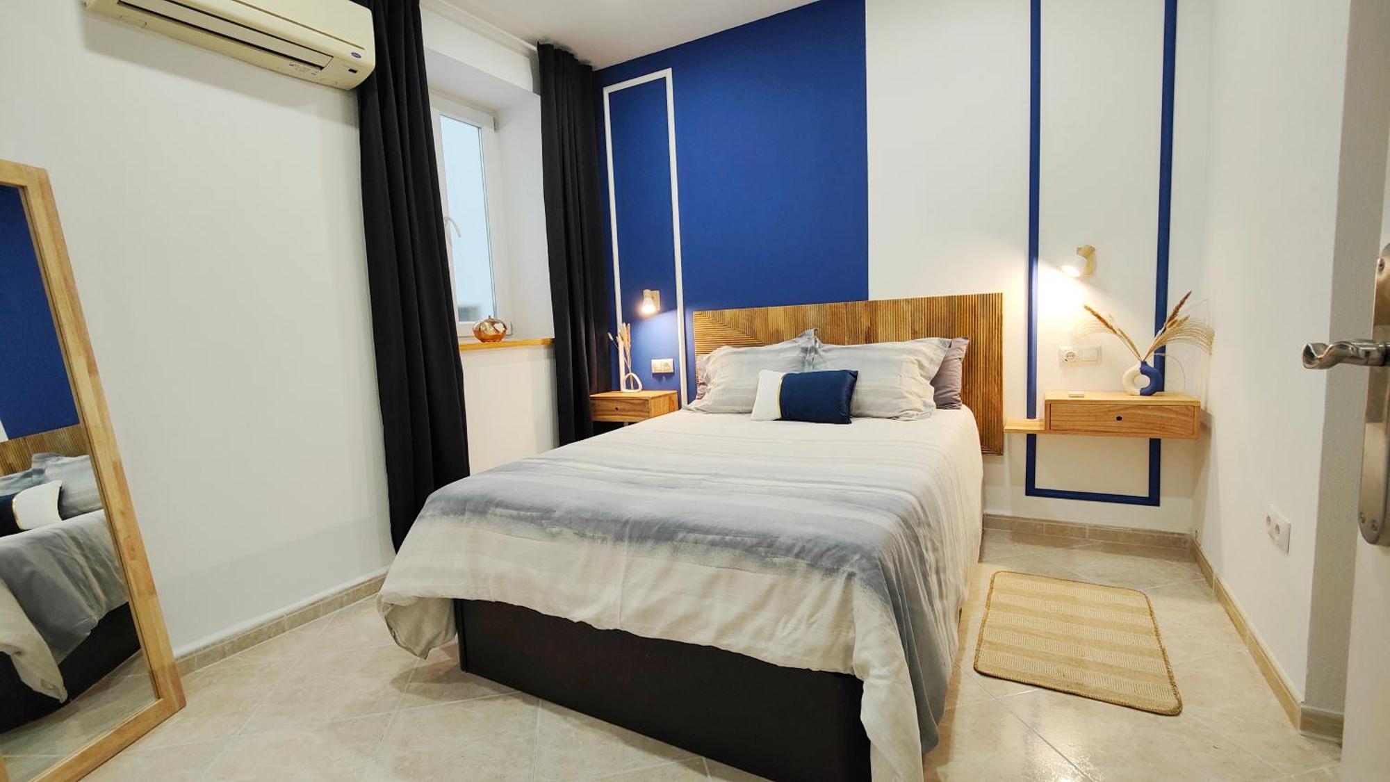 Junto A Calle Larios Apartment *