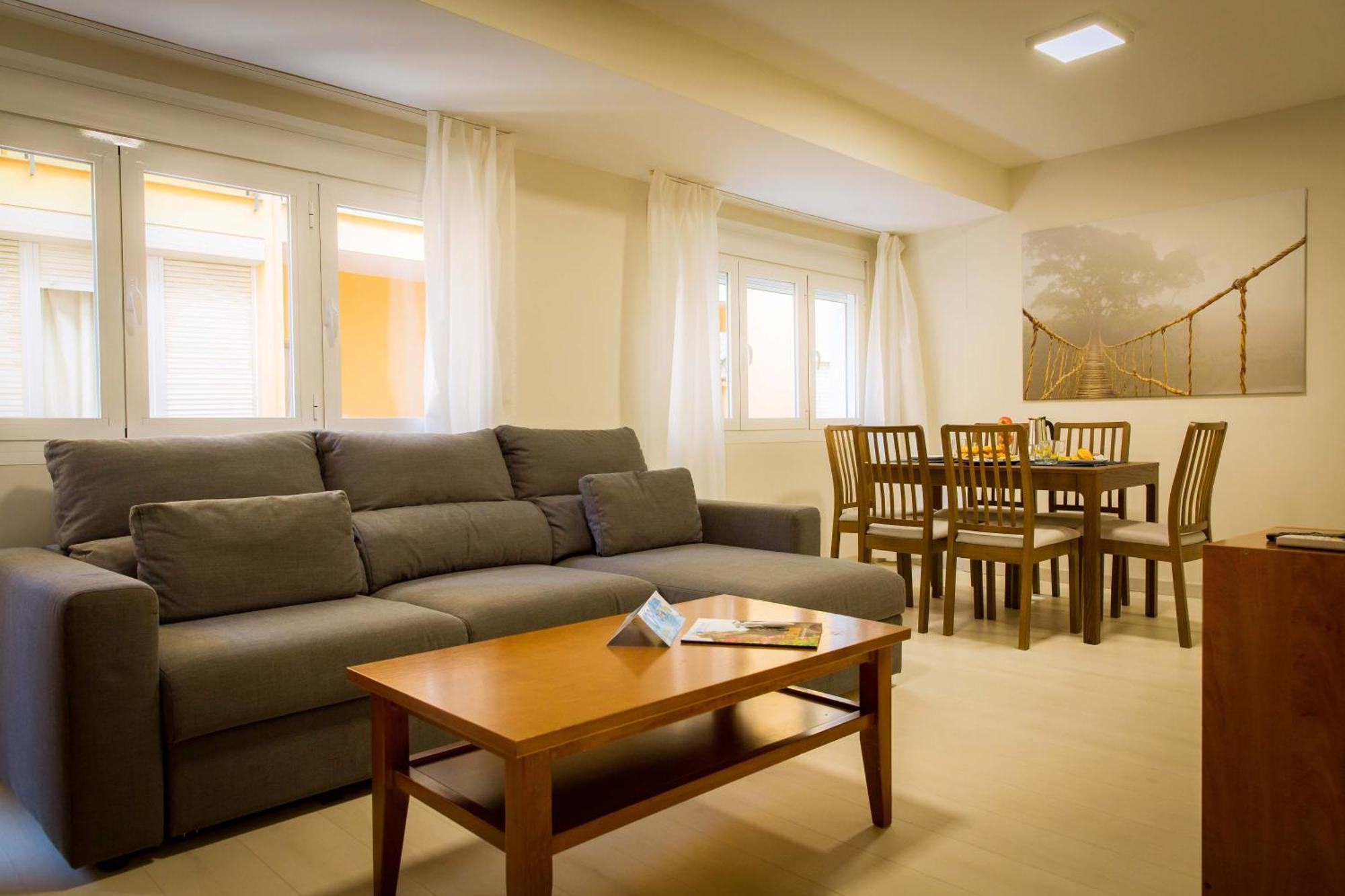 Apartments Holidays2Malaga City Center *