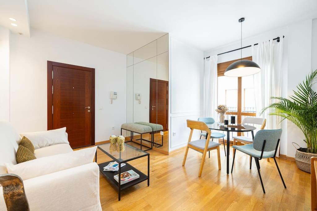 Apartment With Pool Malaga