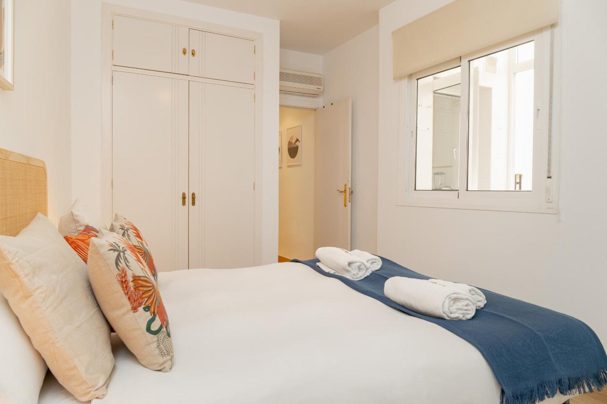 C21 Trendy 2 Bdr & Parking Downtown Apartamento