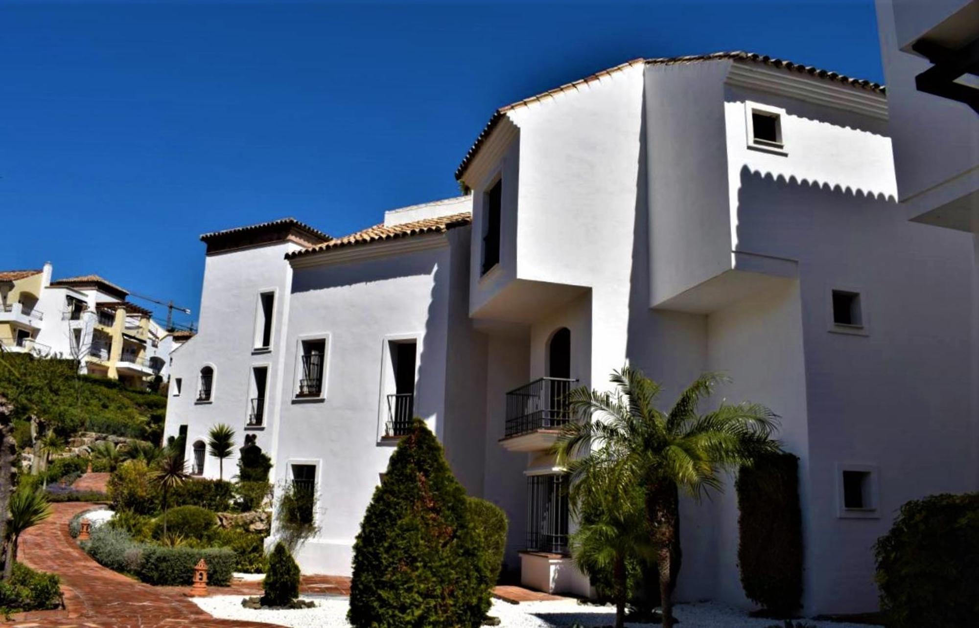 Superior 3br Golfla Minutes From Puerto Banus & Marbella Apartment Malaga