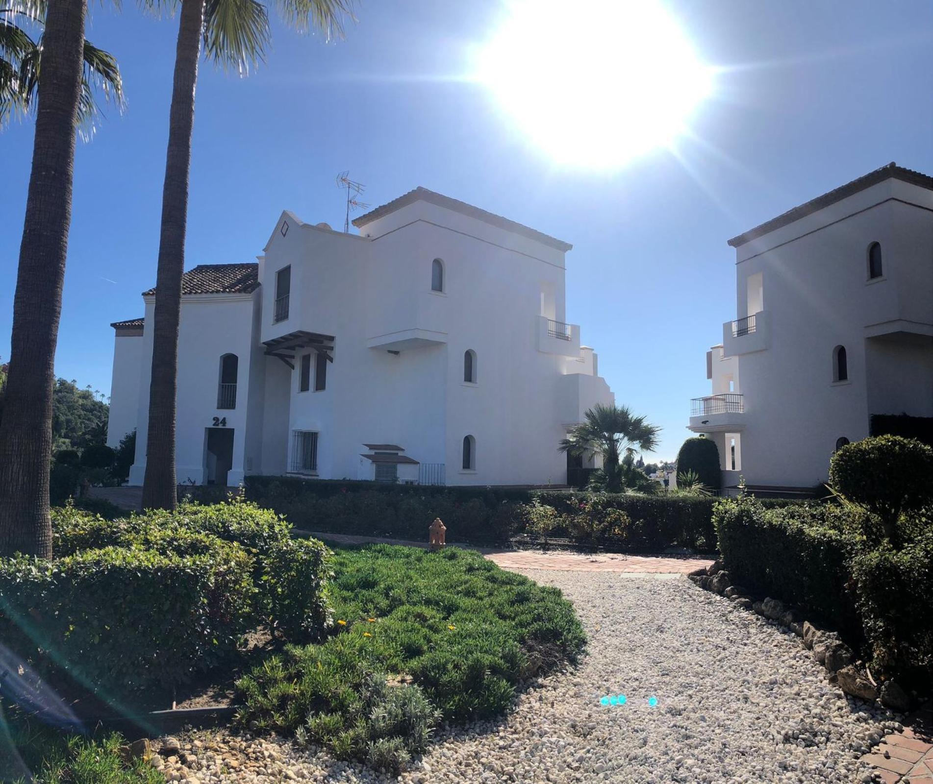 Superior 3br Golfla Minutes From Puerto Banus & Marbella Apartment *