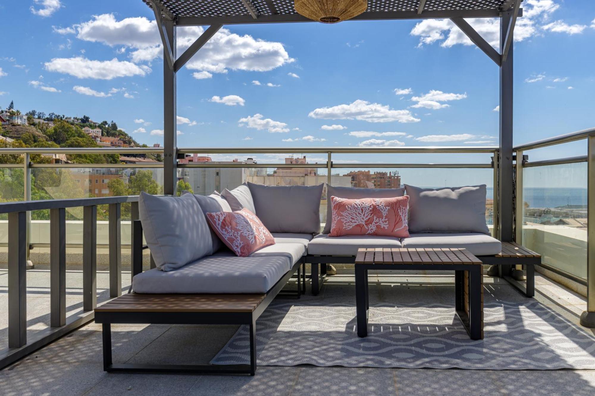 Penthouse Malagueta Sea View Apartment *