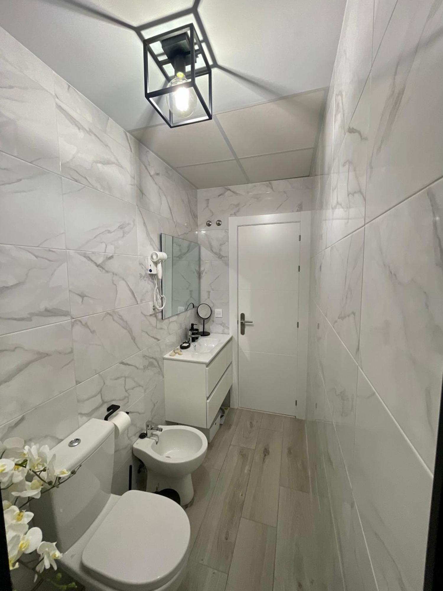 Historical Centre! Private Terrace & Gym-near Public Parking Apartamento